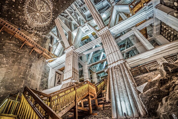 クラクフ近郊のヴィエリチカ岩塩坑場の地下の驚異、礼拝堂や回廊を含む、写真12 | wizardtrip