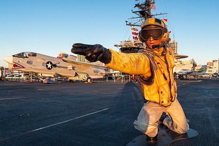 Utforska det historiska hangarfartyget USS Midway i San Diego med interaktiva utställningar och flygsimulatorer, foto 6 | wizardtrip