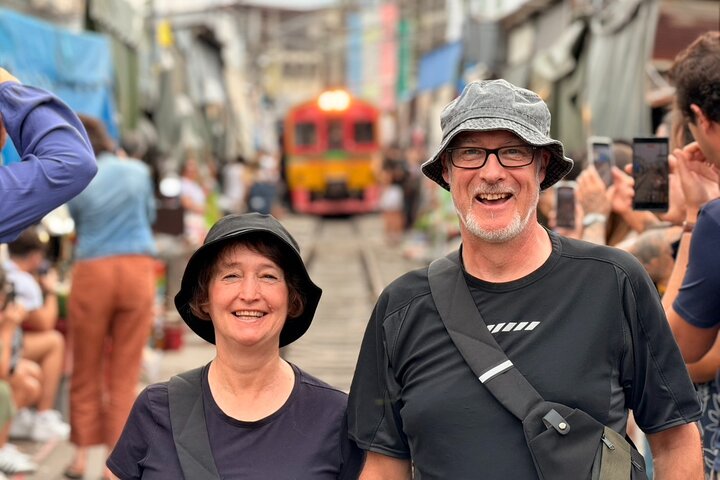Passeio privado explorando o único Mercado de Trem de Maeklong e o Mercado Flutuante de Damnoensaduak em Bangkok, Tailândia, foto 6 | wizardtrip