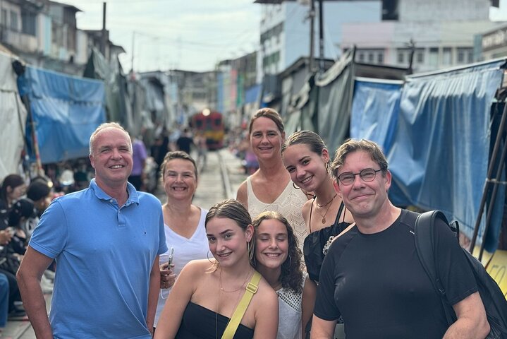 Passeio privado explorando o único Mercado de Trem de Maeklong e o Mercado Flutuante de Damnoensaduak em Bangkok, Tailândia, foto 12 | wizardtrip