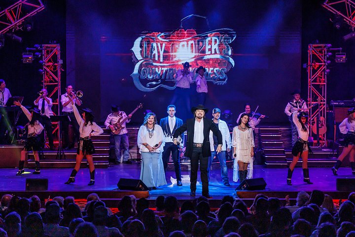 Dynamisk liveunderholdningsshow med sangere, dansere og musikere på Clay Cooper Theatre i Branson, foto 13 | wizardtrip
