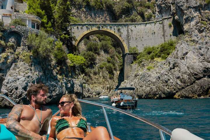 Small Group Amalfi Coast Boat Tour from Naples with Light Lunch | wizardtrip