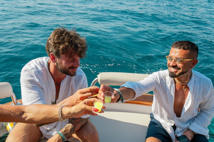 Passeio de barco pela Costa Amalfitana a partir de Nápoles, visitando Positano e Amalfi, foto 18 | wizardtrip