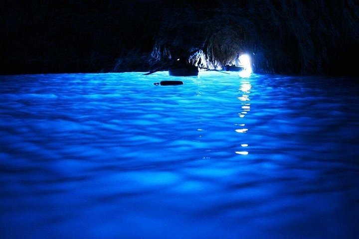 Båttur til Capri fra Sorrento, besøk Den blå grotte og Faraglioni-klippene, foto 11 | wizardtrip