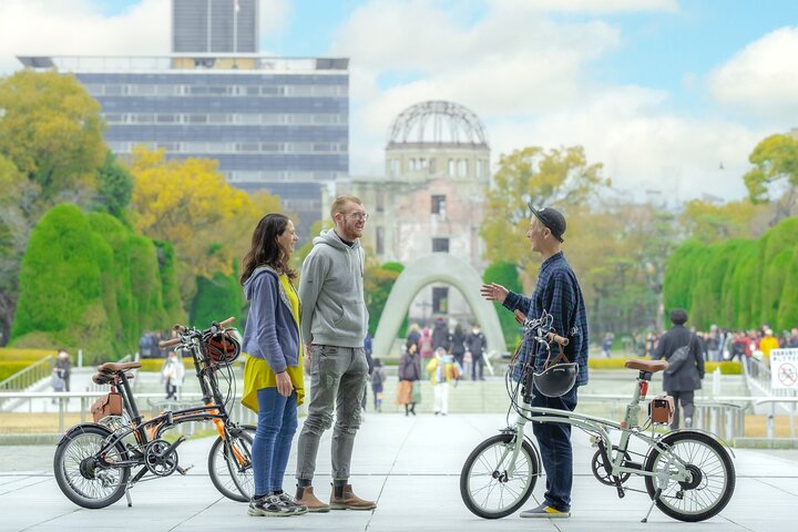 Visite à vélo de Hiroshima 2h avec guide local | wizardtrip