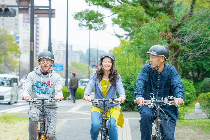 Visite à vélo dans le Parc de la Paix de Hiroshima, exploration des sites historiques et de la reconstruction de la ville, photo 10 | wizardtrip