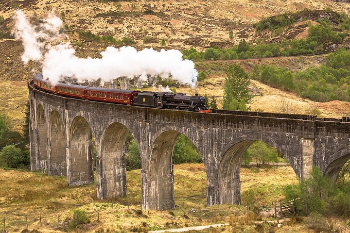 Hogwarts Express and the Scenic Highlands Day Tour from Inverness | wizardtrip