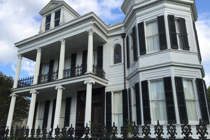 Wandeltocht door het Garden District van New Orleans met historische landhuizen, weelderige tuinen en Lafayette Cemetery #1, foto 7 | wizardtrip