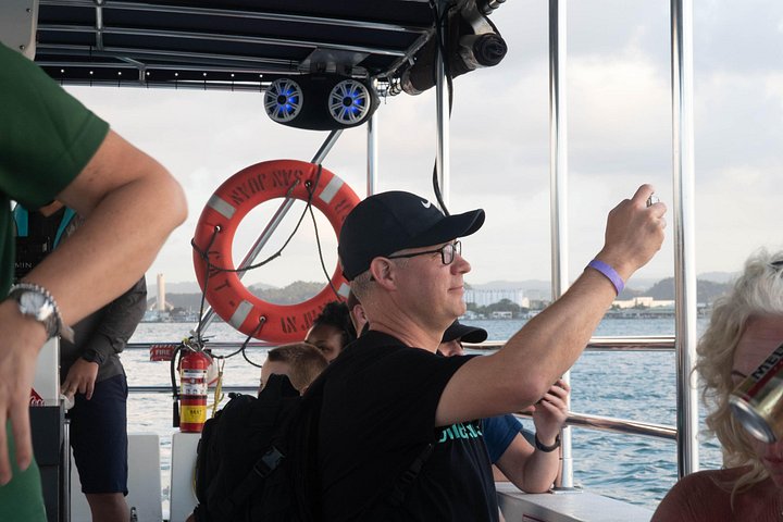 Sunset boat tour in San Juan Bay, Puerto Rico, with views of historic landmarks, photo 18 | wizardtrip