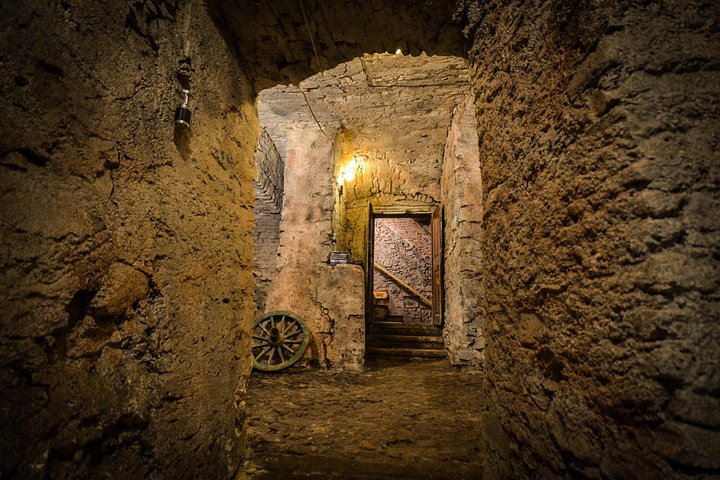 Explore Prague's medieval underground, dungeons, and historical passages on a guided walking tour, photo 14 | wizardtrip