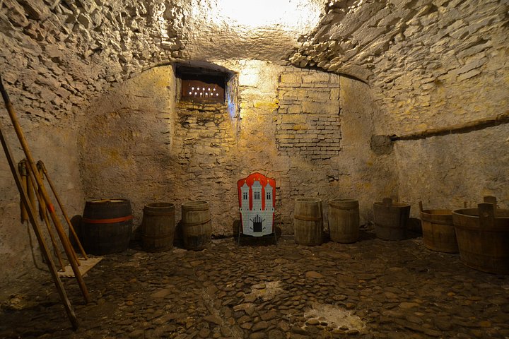 Explore Prague's medieval underground, dungeons, and historical passages on a guided walking tour, photo 15 | wizardtrip