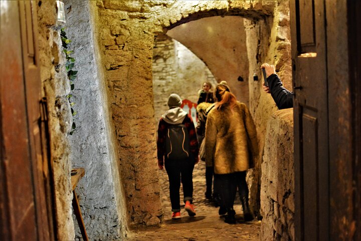 Explore Prague's medieval underground, dungeons, and historical passages on a guided walking tour, photo 35 | wizardtrip