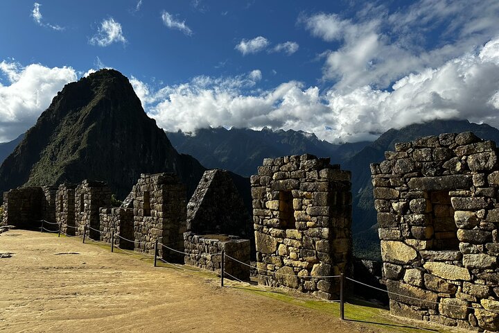 Excursion d'une journée au Machu Picchu depuis Cusco, Pérou, avec des ruines incas et un voyage en train panoramique, photo 18 | wizardtrip