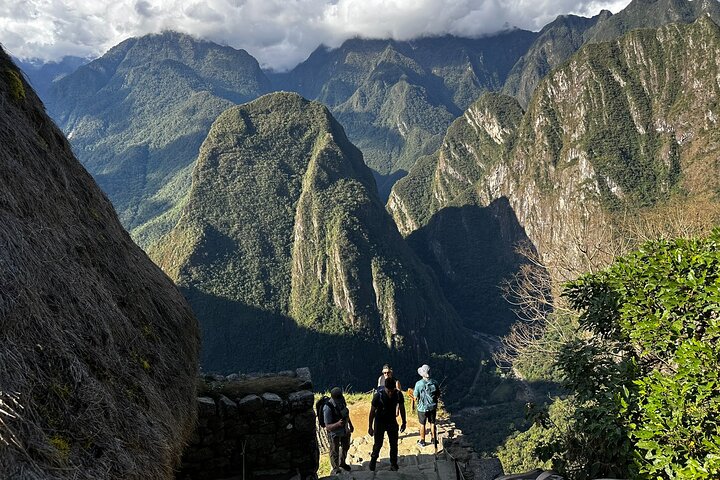 Excursion d'une journée au Machu Picchu depuis Cusco, Pérou, avec des ruines incas et un voyage en train panoramique, photo 21 | wizardtrip
