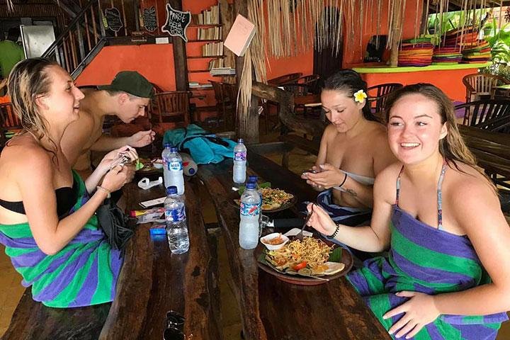 Avventura di snorkeling a Blue Lagoon Beach, Bali, con vibranti barriere coralline e vita marina, foto 16 | wizardtrip