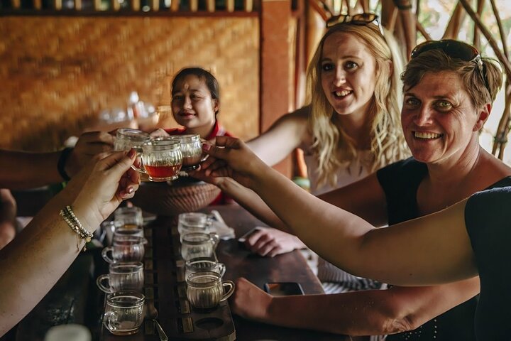 Ontdek de natuurlijke schoonheid en culturele bezienswaardigheden van Bali, waaronder het Apenbos van Ubud, rijstterrassen en watervallen, foto 17 | wizardtrip