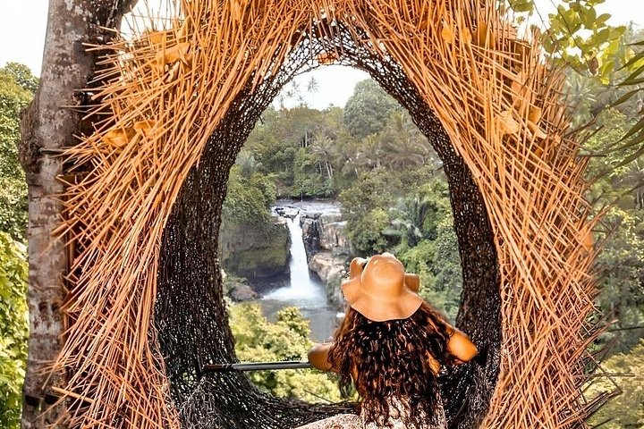 Ontdek de natuurlijke schoonheid en culturele bezienswaardigheden van Bali, waaronder het Apenbos van Ubud, rijstterrassen en watervallen, foto 23 | wizardtrip