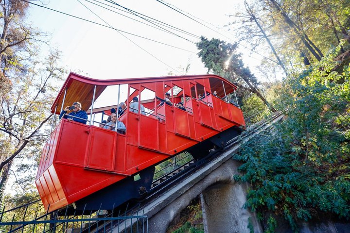 Familievennlig bussomvisning med påstigning/avstigning og eventyraktiviteter i Santiago, Chile, foto 11 | wizardtrip
