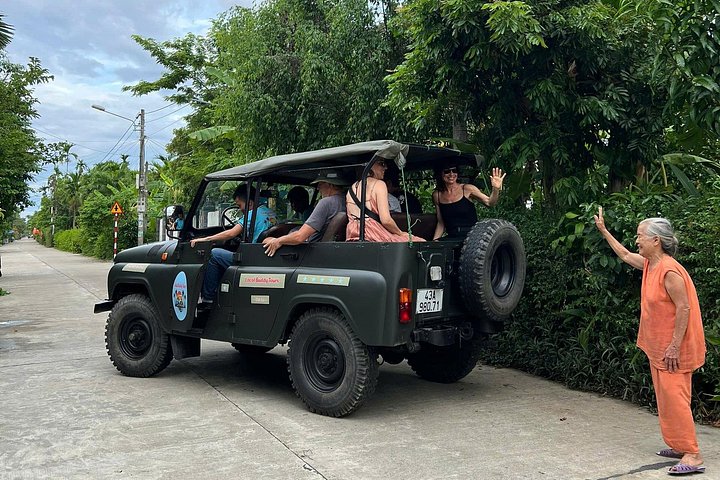 Explora los pueblos rurales y las islas fluviales de Hoi An en un tour privado en jeep, experimentando artesanías y paisajes locales, foto 38 | wizardtrip