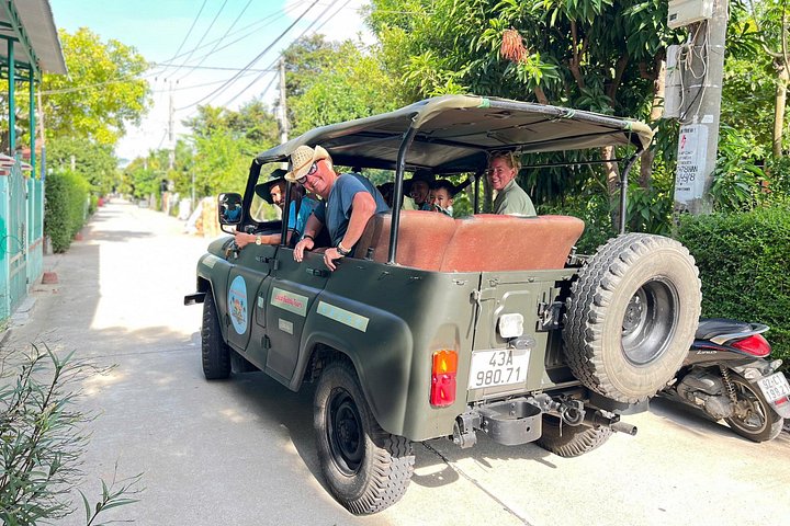 Explora los pueblos rurales y las islas fluviales de Hoi An en un tour privado en jeep, experimentando artesanías y paisajes locales, foto 40 | wizardtrip