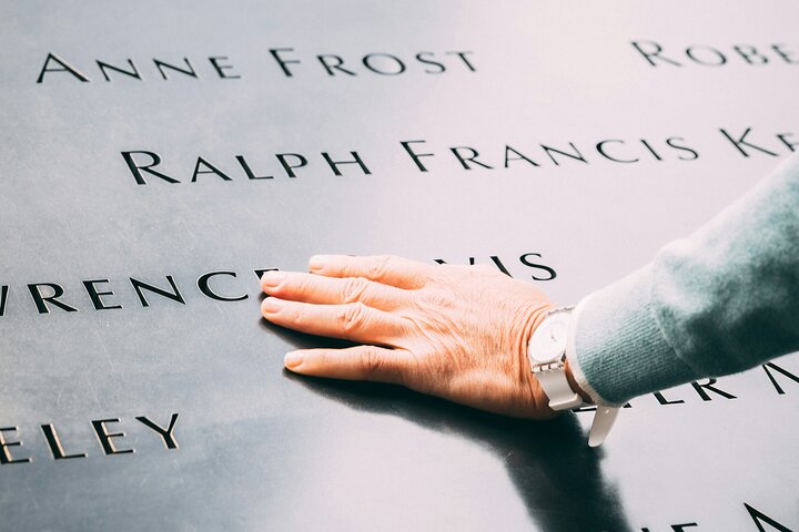 Um tour a pé comovente pelo Ground Zero de Nova York, incluindo o Memorial do 11 de Setembro, foto 16 | wizardtrip