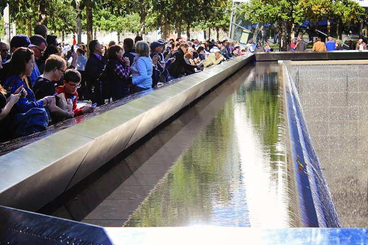 Um tour a pé comovente pelo Ground Zero de Nova York, incluindo o Memorial do 11 de Setembro, foto 19 | wizardtrip
