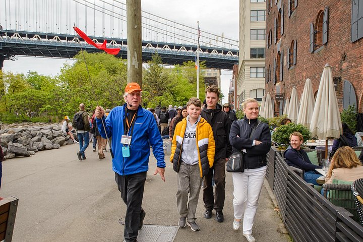 Recorrido en autobús explorando arte, comida y deportes en Brooklyn, Bronx y Queens en la ciudad de Nueva York, foto 16 | wizardtrip