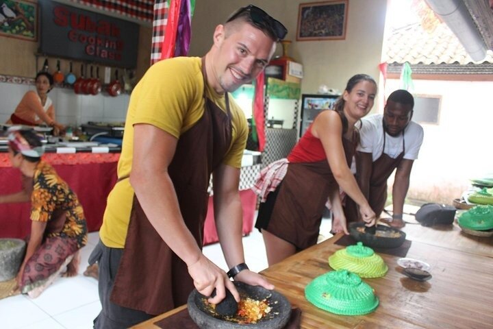 Authentieke Balinese kookles in Ubud, Indonesië, met marktbezoeken en traditionele gerechtenbereiding, foto 13 | wizardtrip