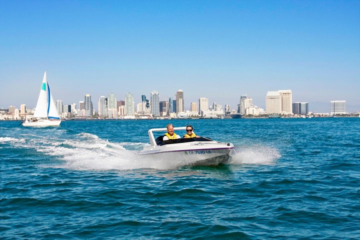 Styr din egen speedbåd på en spændende fortalt tur i San Diego Harbor, San Diego, foto 7 | wizardtrip