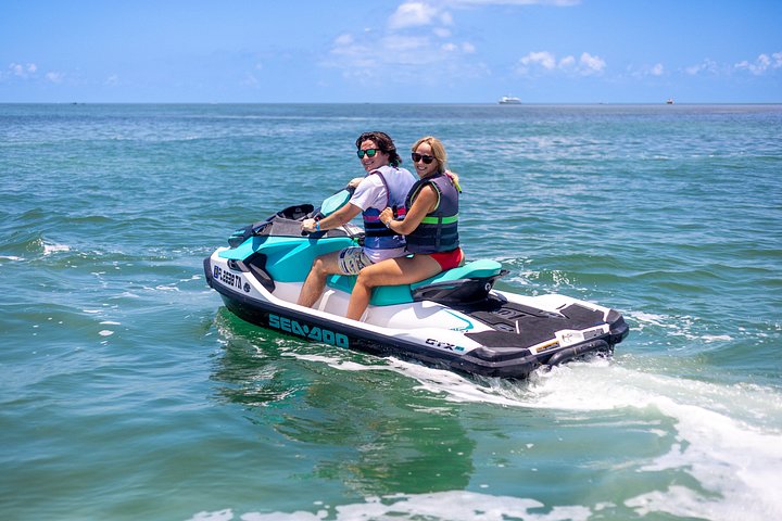 Key West watersports adventure featuring parasailing, jet skiing, banana boat, and water park, photo 10 | wizardtrip