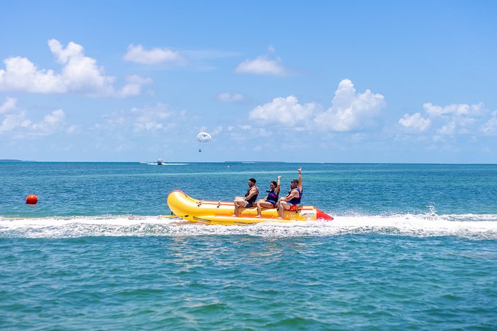 Key West watersports adventure featuring parasailing, jet skiing, banana boat, and water park, photo 15 | wizardtrip