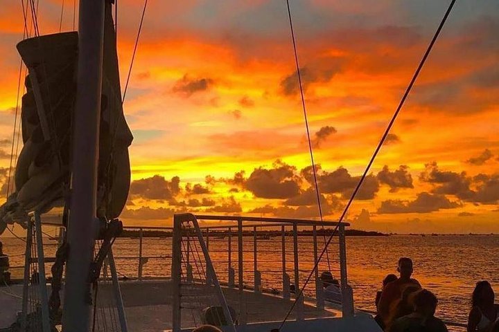 Key West solnedgangscruise med livemusik, drinks og appetizers ombord på en katamaran, foto 8 | wizardtrip
