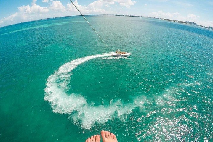Opplev spennende parasailing i Key West med fantastisk utsikt over havet og øya, foto 7 | wizardtrip