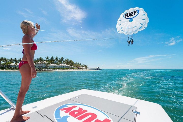 Opplev spennende parasailing i Key West med fantastisk utsikt over havet og øya, foto 9 | wizardtrip