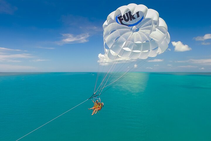 Opplev spennende parasailing i Key West med fantastisk utsikt over havet og øya, foto 10 | wizardtrip