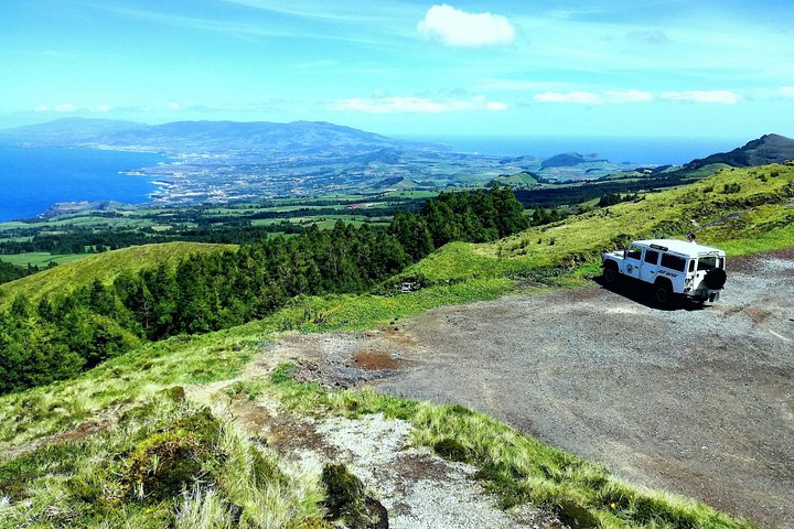 Off-road jeep tour die de kraterrand en meren van Sete Cidades in Ponta Delgada, Azoren, verkent, foto 8 | wizardtrip