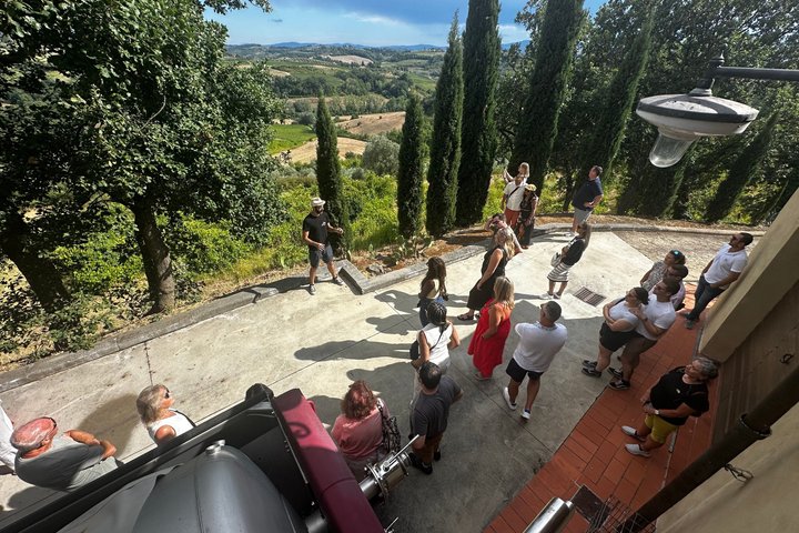 Vinsmakingstur i Toscanas landskap med vingårdsbesøk og smaking av vin og olivenolje, foto 16 | wizardtrip