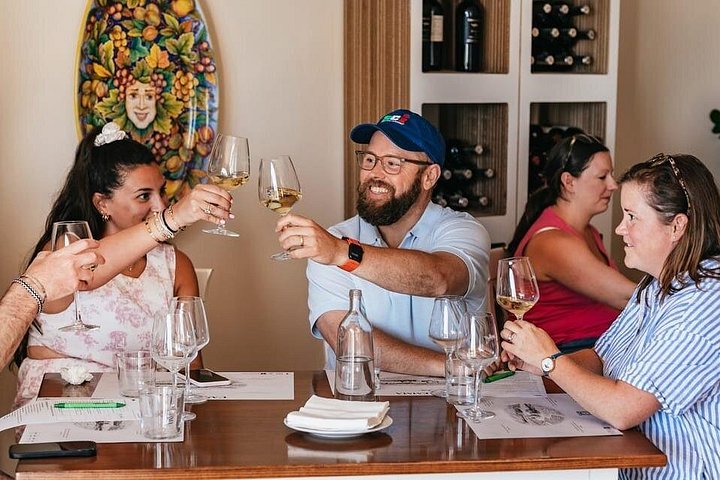 Liten gruppetur gjennom toskanske vingårder og vinprodusenter med vinsmaking og lunsj, foto 8 | wizardtrip