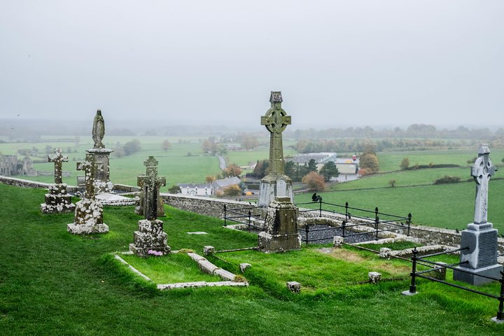 Excursión de un día desde Dublín para explorar tres castillos históricos irlandeses: Blarney Castle, Rock of Cashel y Cahir Castle, foto 6 | wizardtrip