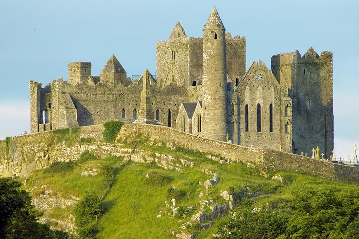 Excursión de un día desde Dublín para explorar tres castillos históricos irlandeses: Blarney Castle, Rock of Cashel y Cahir Castle, foto 15 | wizardtrip