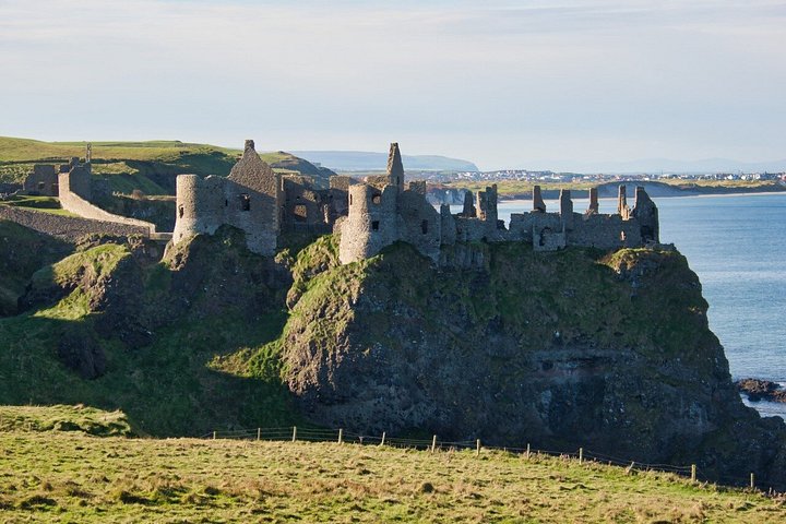 Ganztägige Tour von Dublin nach Nordirland mit Belfasts Black Cabs, Dunluce Castle und Giant's Causeway, Foto 12 | wizardtrip