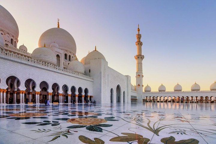 Excursion à Abou Dabi, Grande Mosquée, Emirates Palace & Le Louvre | wizardtrip