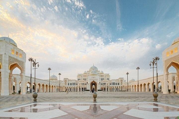 Private geführte Tour zu den Wahrzeichen von Abu Dhabi, einschließlich Moscheen und Palästen, mit Abholung vom Hotel in Dubai, Foto 8 | wizardtrip