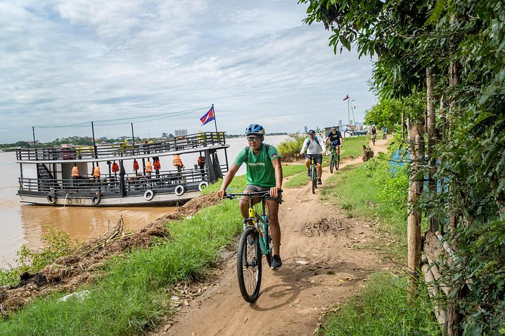 Cykeltur på Sidenön, Phnom Penh, utforskar byar och sidenvävning, foto 6 | wizardtrip