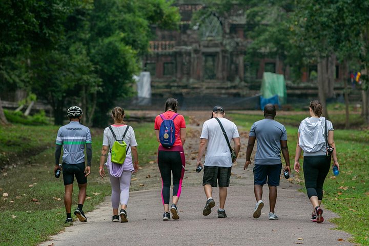 Sonnenaufgang Radtour durch alte Angkor Tempel in Siem Reap, Kambodscha, Foto 10 | wizardtrip