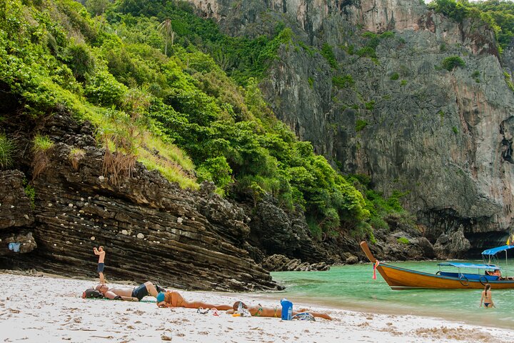 Excursion en bateau d'une journée aux magnifiques îles Phi Phi au départ de Krabi, Thaïlande, avec Maya Bay et snorkeling, photo 14 | wizardtrip
