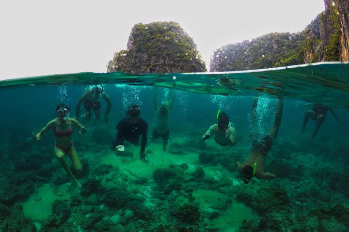 Excursion en bateau d'une journée aux magnifiques îles Phi Phi au départ de Krabi, Thaïlande, avec Maya Bay et snorkeling, photo 19 | wizardtrip
