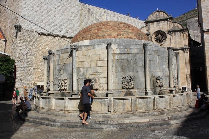 La vieille ville et le littoral de Dubrovnik vus du mont Srđ en téléphérique, photo 15 | wizardtrip
