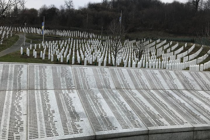 Un toccante tour di studio da Sarajevo al Memoriale del genocidio di Srebrenica, esplorando storia e memoria, foto 14 | wizardtrip
