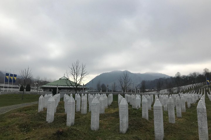 Un toccante tour di studio da Sarajevo al Memoriale del genocidio di Srebrenica, esplorando storia e memoria, foto 15 | wizardtrip
